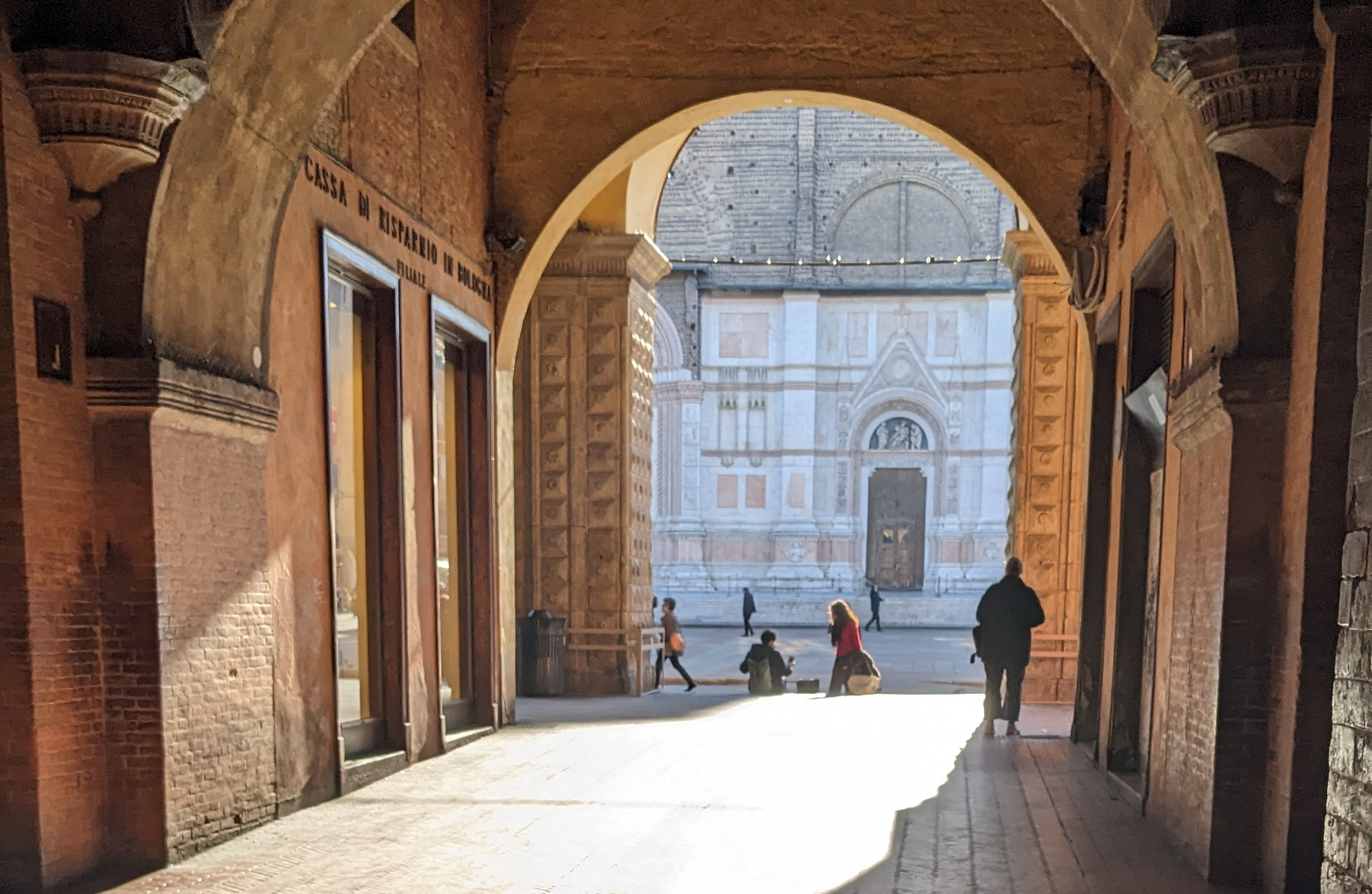 Bologna e i suoi limiti. Patrizio Roversi racconta cinquant’anni sotto ...